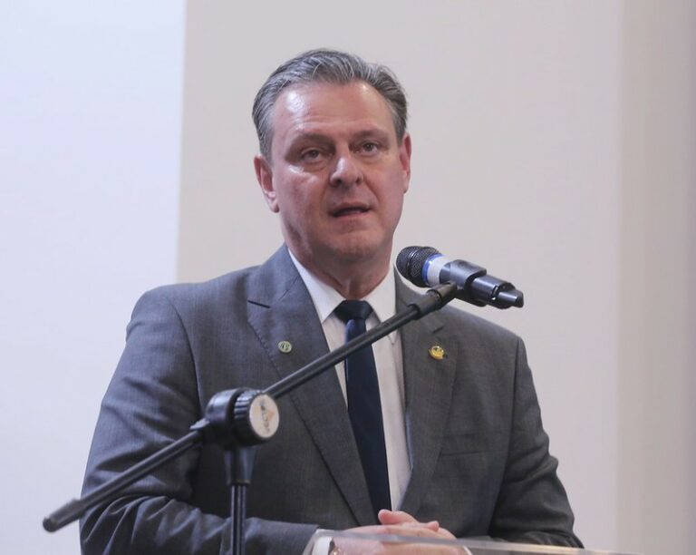 Carlos Favaro, ministro da Agricultura