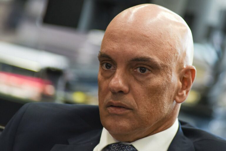 O ministro do STF Alexandre de Moraes, durante visita de senadores que intercederam por manifestantes presos - 02/03/2023 | Foto: Ton Molina/Estadão Conteúdo