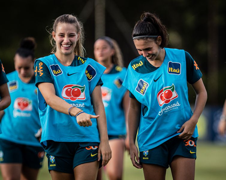 seleção feminina, sub-20, Luiza Travassos