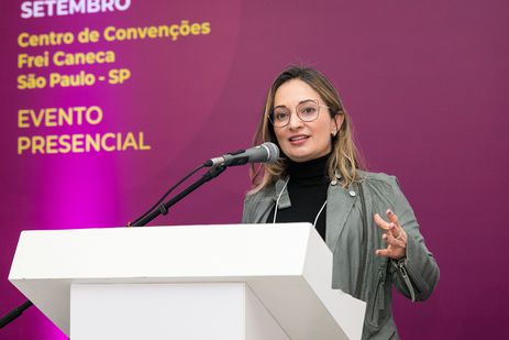 PNI vai além de vacinas e inclui até soros antiofídicos. - Ana Paula Burian é diretora da Sociedade Brasileira de Imunizações.  Foto: Divulgação/ SBIm