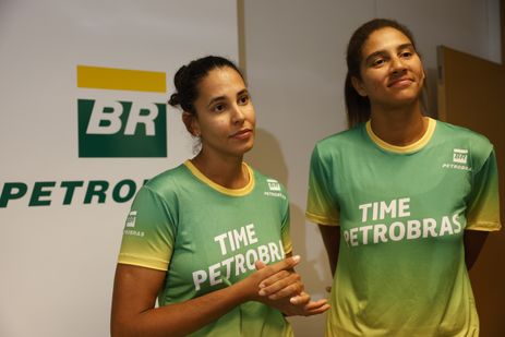 Rio de Janeiro (RJ) 13/06/2024 – A dupla de vôlei de praia Duda Lisboa e Ana Patrícia, atletas que irão competir nos Jogos Paris 2024, participa do Time Petrobras. Foto: Fernando Frazão/Agência Brasil