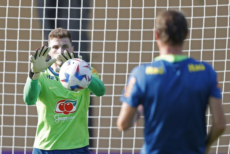 Goleiro Bento em treino da seleção brasileira antes de amistoso contra EUA _ em 10/06/2024