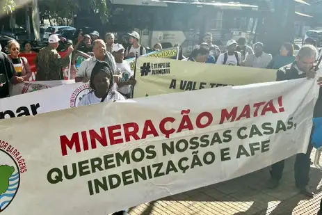 17.06.2024. Belo Horizonte (MG) - Atingidos pelo rompimento da barragem da mineradora Samarco realizaram uma manifestação em Belo Horizonte onde cobram participação nas negociações envolvendo a repactuação do acordo de reparação. 
MAB/Divulgação